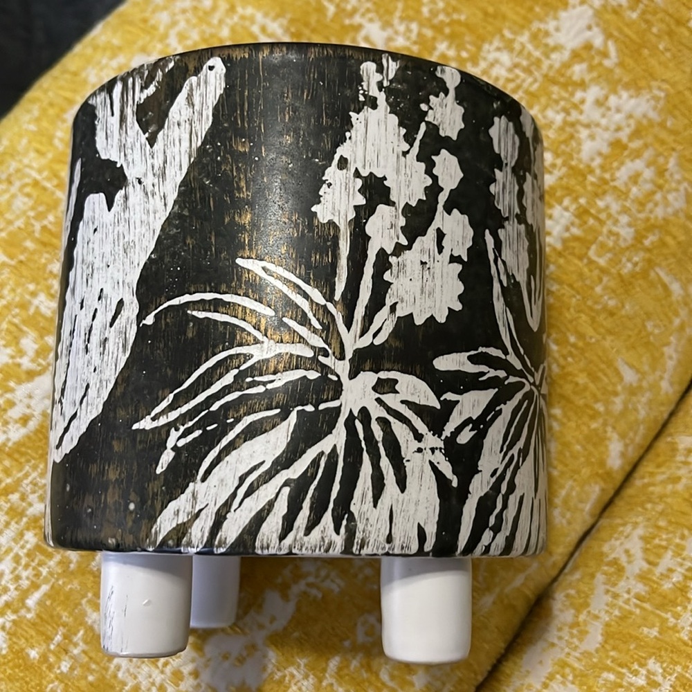 🏷️Black and White Floral Planter or 3wick size candle holder
